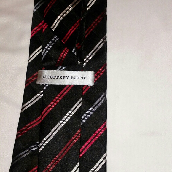 GEOFFREY BEENE  TIE - Picture 2 of 2